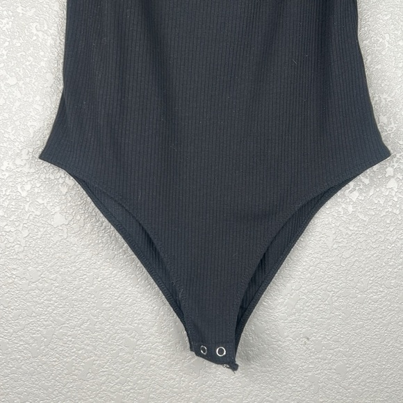 Forever 21 Black Puff Short Sleeve Sweetheart Neck Ribbed Bodysuit Size Large - Picture 3 of 7